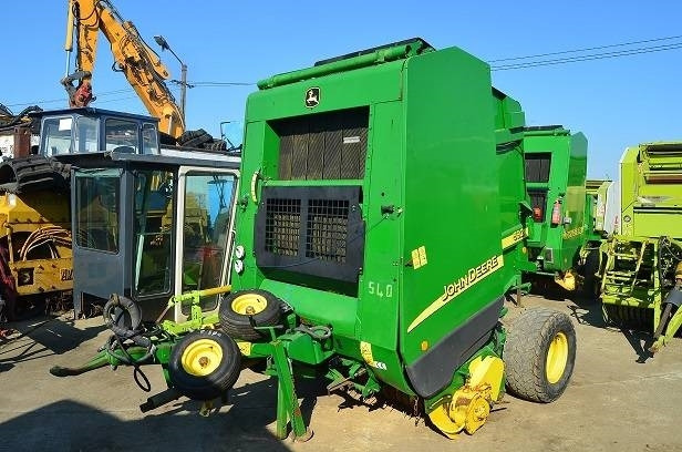 John Deere 592  - Balirka za okrugle bale: slika 1 John Deere 592  - Balirka za okrugle bale: slika 1