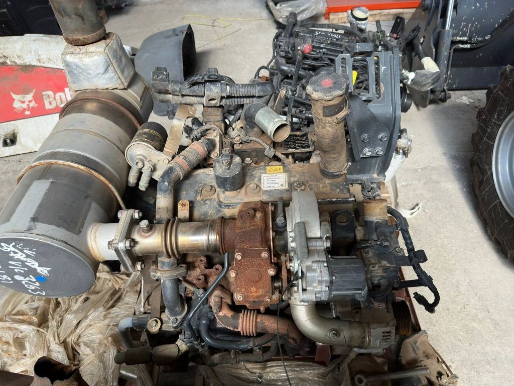 Komatsu SAA4D95LE6 ENGINE - Motor za Građevinska mašina: slika 3 Komatsu SAA4D95LE6 ENGINE - Motor za Građevinska mašina: slika 3