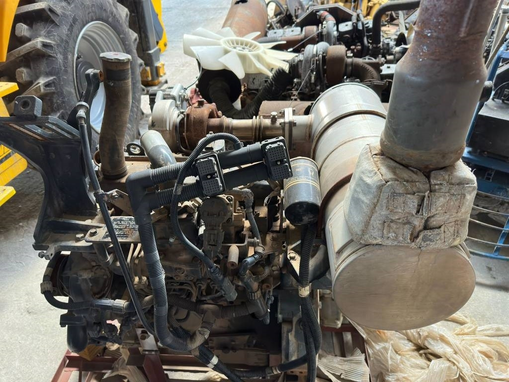 Komatsu SAA4D95LE6 ENGINE - Motor za Građevinska mašina: slika 2 Komatsu SAA4D95LE6 ENGINE - Motor za Građevinska mašina: slika 2