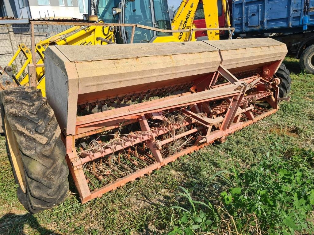 Kuhn 4M - Kombinovana mašina za setvu: slika 4 Kuhn 4M - Kombinovana mašina za setvu: slika 4