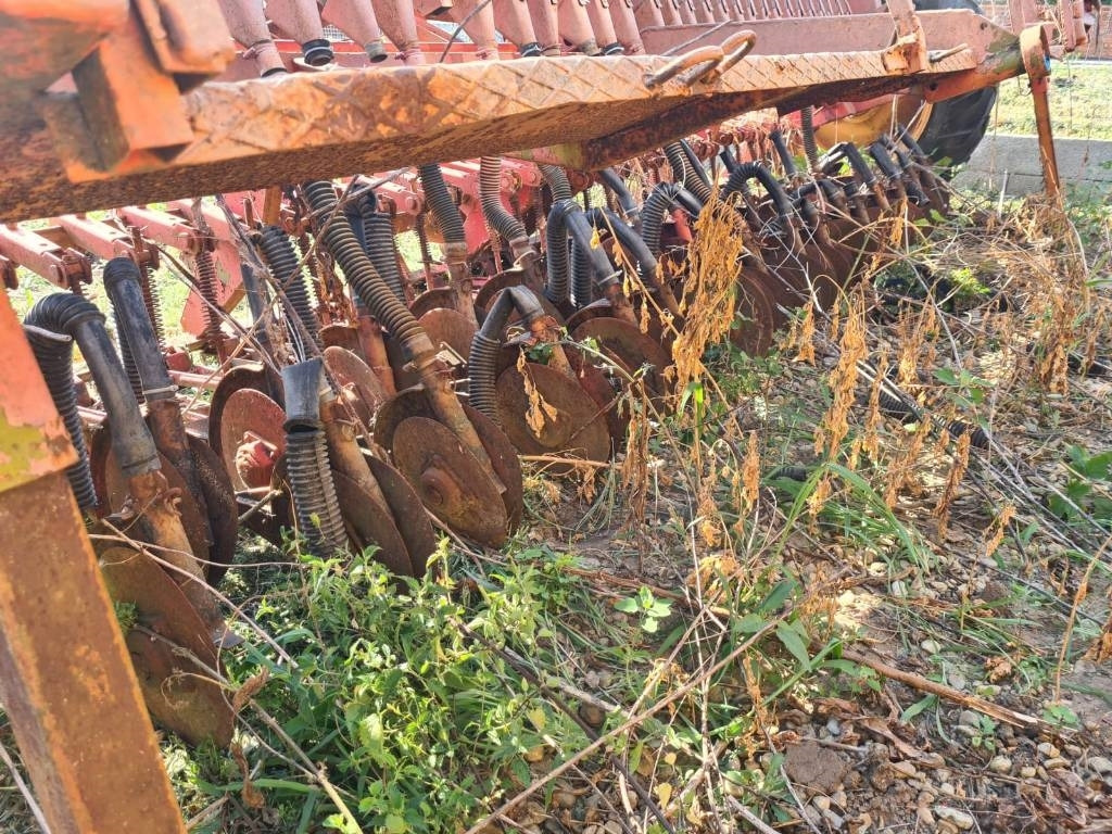 Kuhn 4M - Kombinovana mašina za setvu: slika 3 Kuhn 4M - Kombinovana mašina za setvu: slika 3