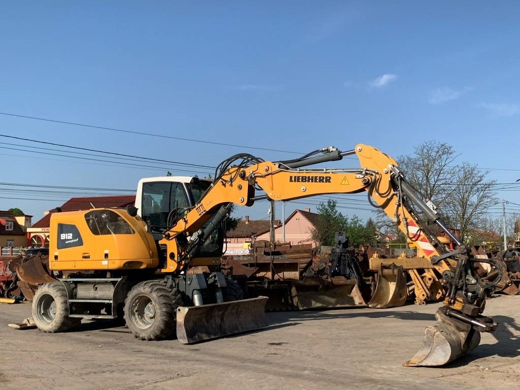 Liebherr A912 Compact+Engcon Rototilt - Bager točkaš: slika 2 Liebherr A912 Compact+Engcon Rototilt - Bager točkaš: slika 2