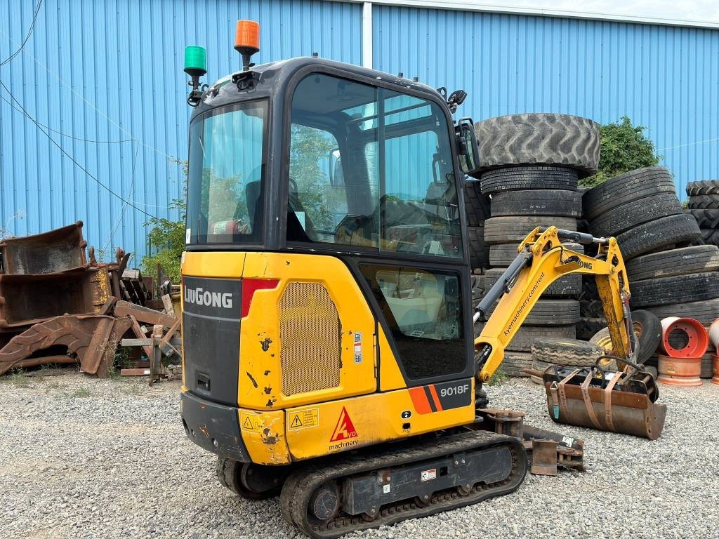 Liugong 9018F - Mini bager: slika 3 Liugong 9018F - Mini bager: slika 3