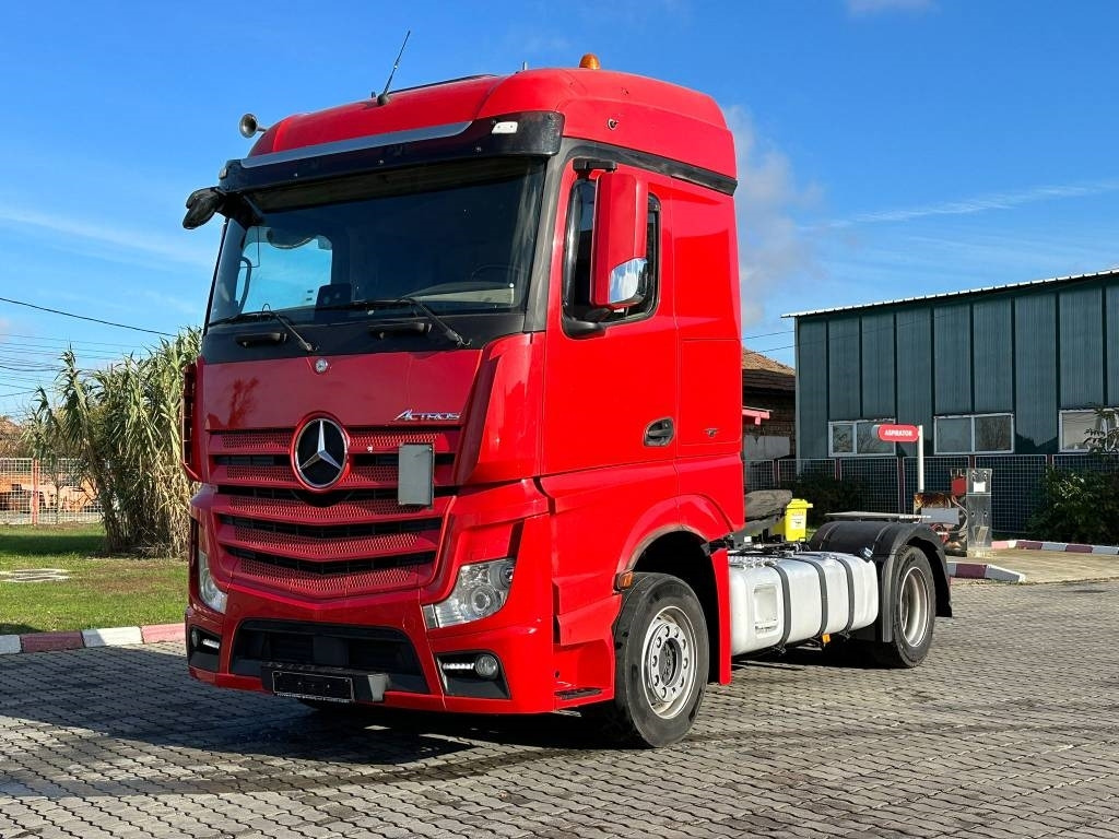 Mercedes-Benz Actros 963-4-A - Kamion sa zatvorenim sandukom: slika 4 Mercedes-Benz Actros 963-4-A - Kamion sa zatvorenim sandukom: slika 4