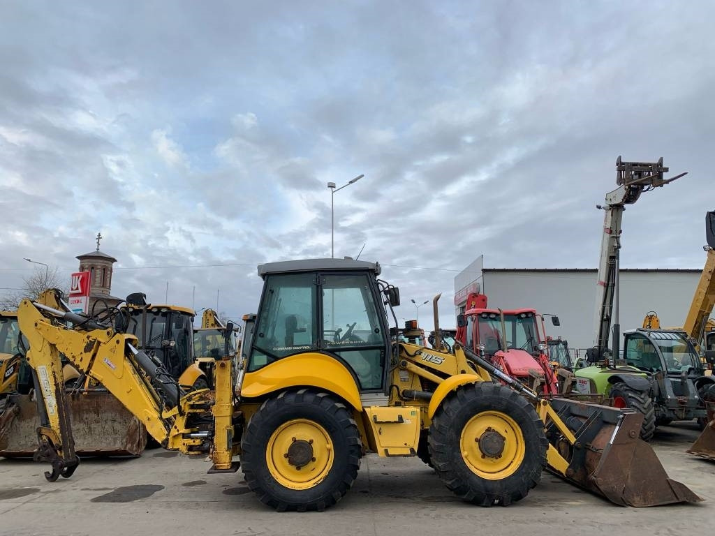 New Holland B 115 4PS - Bager utovarivač: slika 3 New Holland B 115 4PS - Bager utovarivač: slika 3