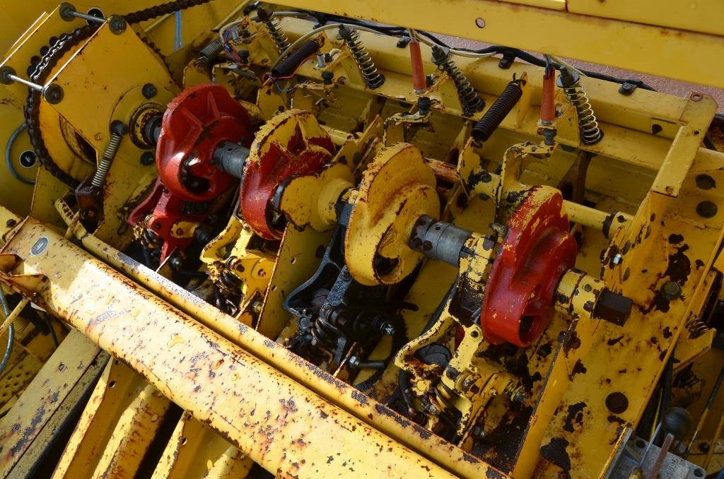 New Holland D1000 - Balirka za kockaste bale: slika 5 New Holland D1000 - Balirka za kockaste bale: slika 5