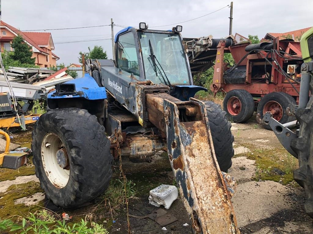 New Holland LM 435-410 FOR PARTS - Teleskopski upravljač: slika 1 New Holland LM 435-410 FOR PARTS - Teleskopski upravljač: slika 1