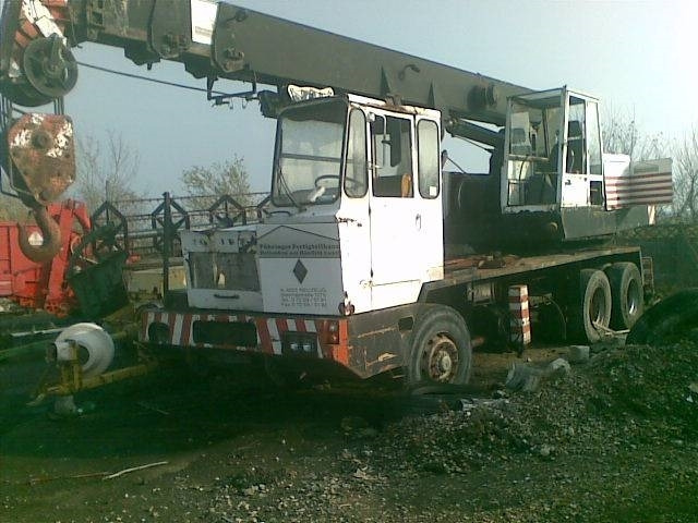 PPM Renault - Pokretni kran: slika 1 PPM Renault - Pokretni kran: slika 1