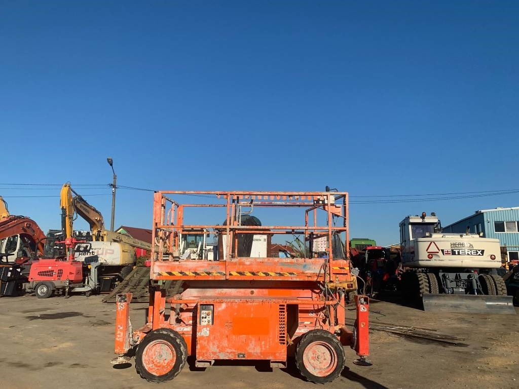 SkyJack SJ 6832 RT - Lift u obliku makaza: slika 3 SkyJack SJ 6832 RT - Lift u obliku makaza: slika 3