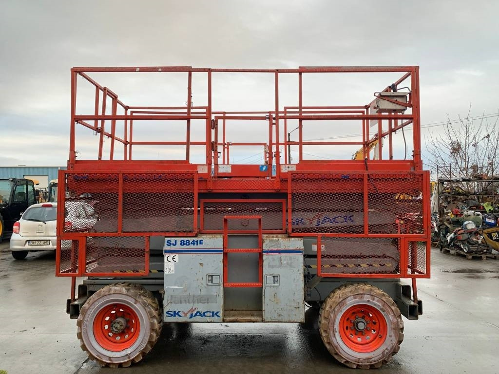 SkyJack SJ 8841 - Lift u obliku makaza: slika 3 SkyJack SJ 8841 - Lift u obliku makaza: slika 3