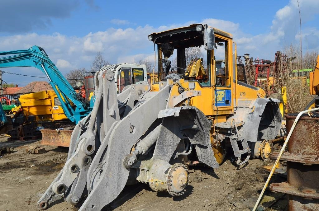 Volvo L110E - Utovarivač točkaš: slika 1 Volvo L110E - Utovarivač točkaš: slika 1