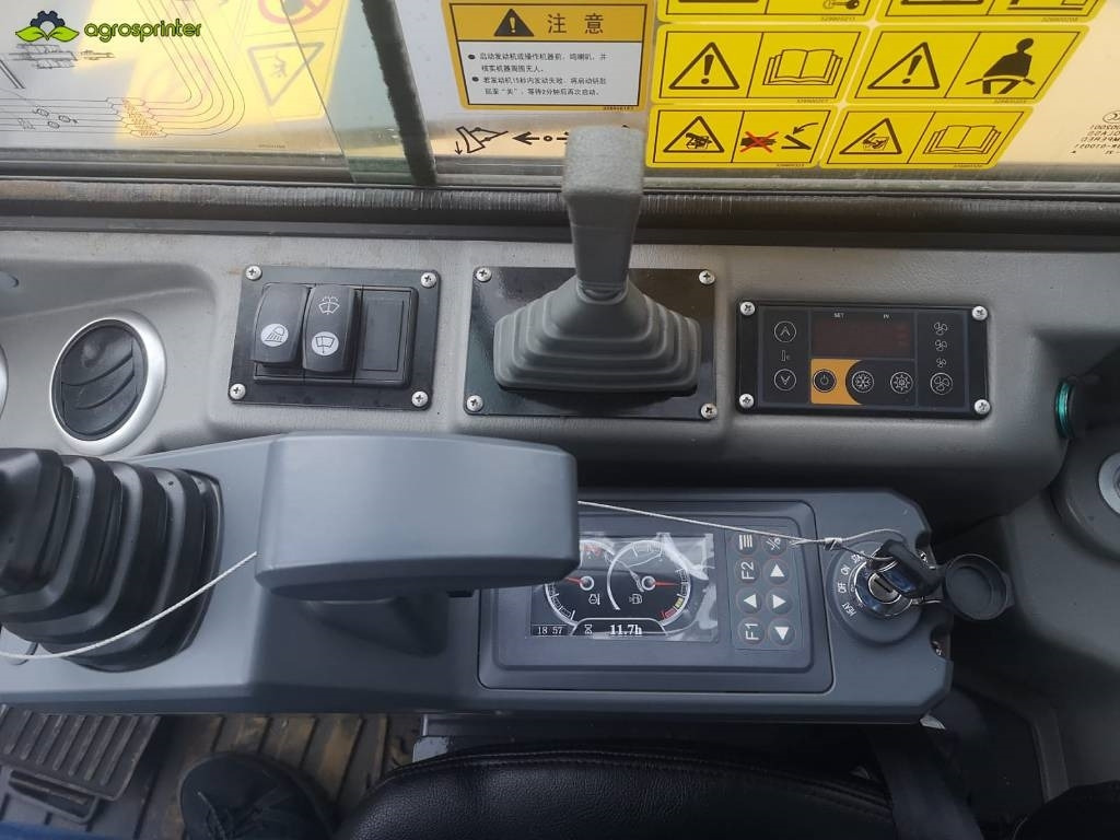 Mini bager XCMG XE 35 U: slika 8