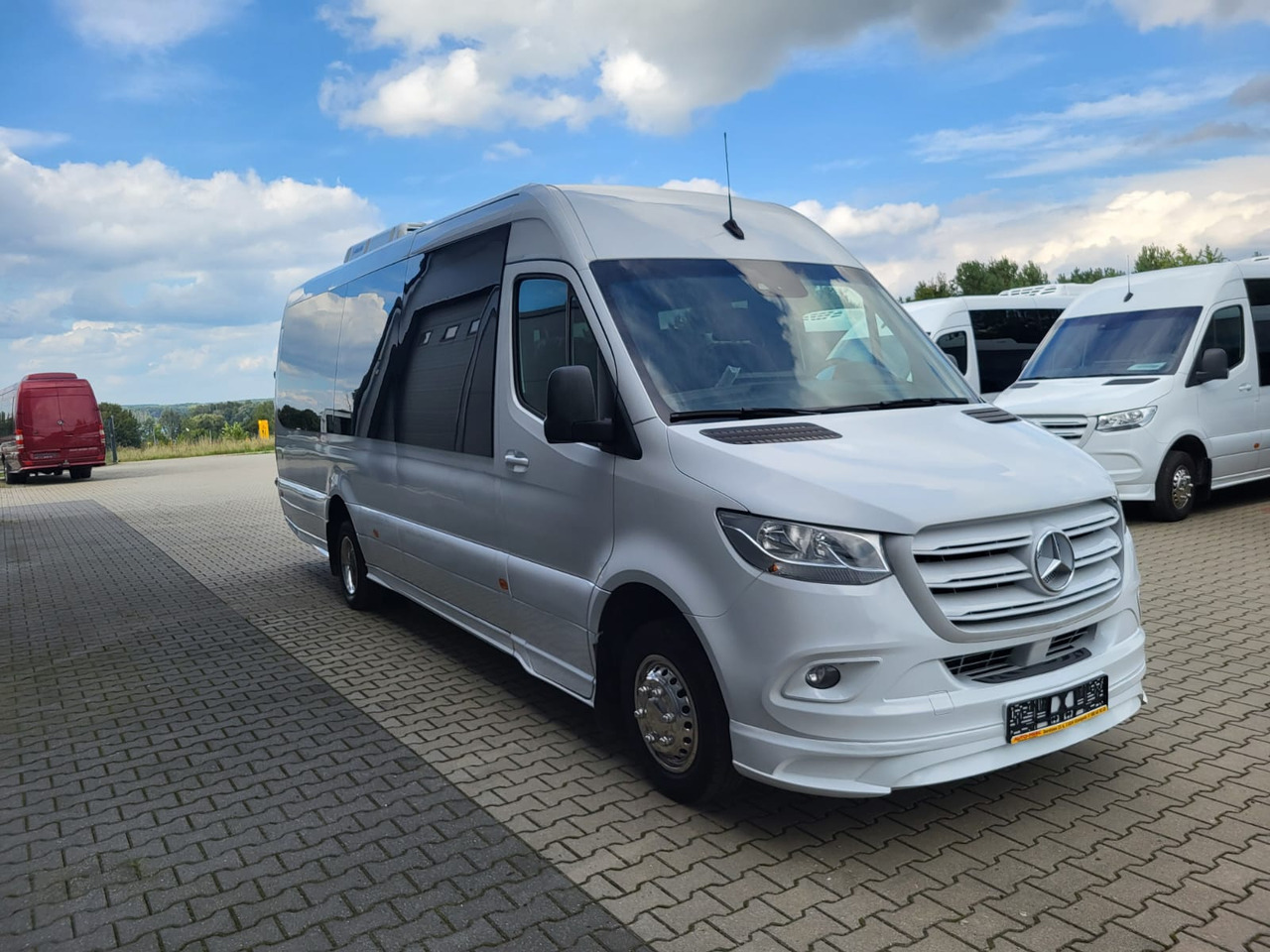 Mercedes-Benz Sprinter 519 CDI 24 places + 3 standing - Prigradski autobus: slika 1 Mercedes-Benz Sprinter 519 CDI 24 places + 3 standing - Prigradski autobus: slika 1