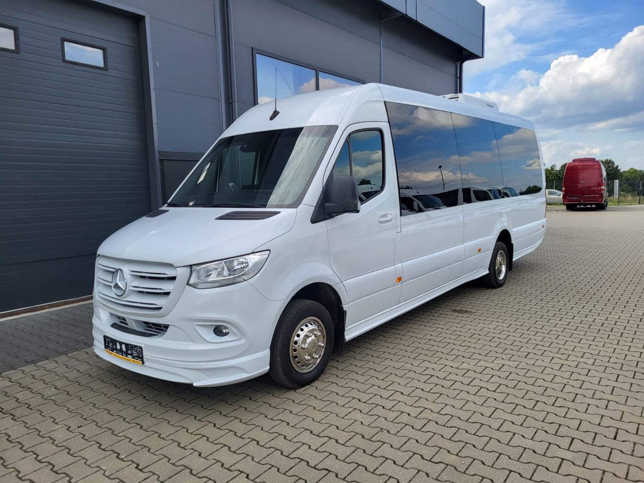 Mercedes-Benz Sprinter 519 CDI 24 places + 3 standing - Prigradski autobus: slika 2 Mercedes-Benz Sprinter 519 CDI 24 places + 3 standing - Prigradski autobus: slika 2