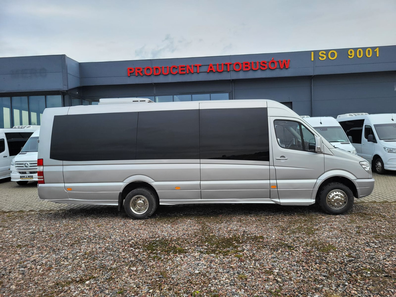 Mercedes-Benz Sprinter 519 CDI 24 places + 4 standing - Prigradski autobus: slika 4 Mercedes-Benz Sprinter 519 CDI 24 places + 4 standing - Prigradski autobus: slika 4