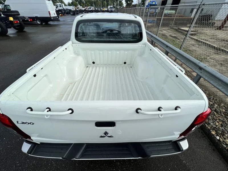 Mitsubishi L200 4x4 - 8 UNITS in WHITE 2.5 D GL Double Cab - EURO 2 - NEW!! Ready for work!!!** - Pikap, Dostavno vozilo sa duplom kabinom: slika 4 Mitsubishi L200 4x4 - 8 UNITS in WHITE 2.5 D GL Double Cab - EURO 2 - NEW!! Ready for work!!!** - Pikap, Dostavno vozilo sa duplom kabinom: slika 4