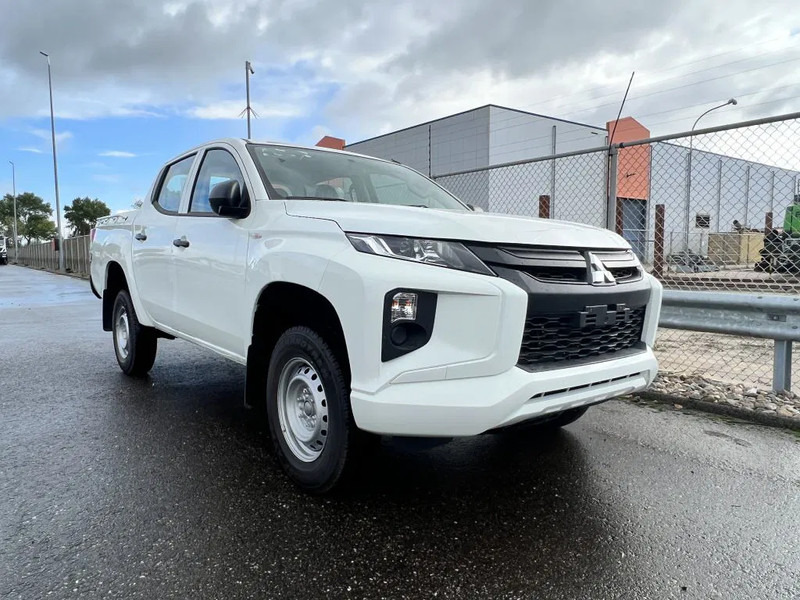 Mitsubishi L200 4x4 - 8 UNITS in WHITE 2.5 D GL Double Cab - EURO 2 - NEW!! Ready for work!!!** Mitsubishi L200 4x4 - 8 UNITS in WHITE 2.5 D GL Double Cab - EURO 2 - NEW!! Ready for work!!!**: slika 7