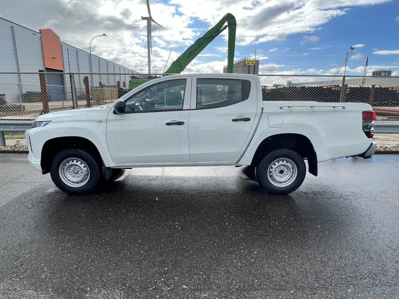 Mitsubishi L200 4x4 - 8 UNITS in WHITE 2.5 D GL Double Cab - EURO 2 - NEW!! Ready for work!!!** - Pikap, Dostavno vozilo sa duplom kabinom: slika 1 Mitsubishi L200 4x4 - 8 UNITS in WHITE 2.5 D GL Double Cab - EURO 2 - NEW!! Ready for work!!!** - Pikap, Dostavno vozilo sa duplom kabinom: slika 1