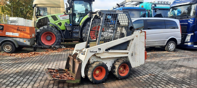Bobcat 443 4x4 Radlader - Mini utovarivač: slika 1 Bobcat 443 4x4 Radlader - Mini utovarivač: slika 1