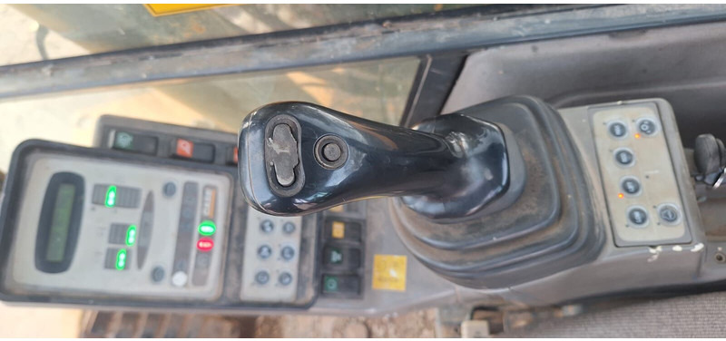 Bager točkaš Case WX150: slika 6