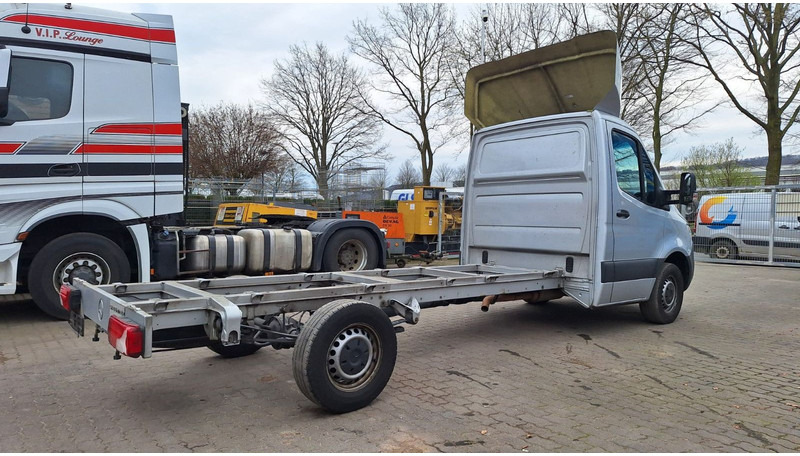 Mercedes-Benz Fahrgestell 316 - Dostavno vozilo, Kamion sa golom šasijom i zatvorenom kabinom: slika 4 Mercedes-Benz Fahrgestell 316 - Dostavno vozilo, Kamion sa golom šasijom i zatvorenom kabinom: slika 4