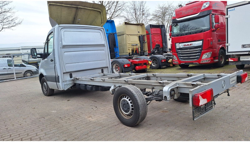 Mercedes-Benz Fahrgestell 316 - Dostavno vozilo, Kamion sa golom šasijom i zatvorenom kabinom: slika 5 Mercedes-Benz Fahrgestell 316 - Dostavno vozilo, Kamion sa golom šasijom i zatvorenom kabinom: slika 5