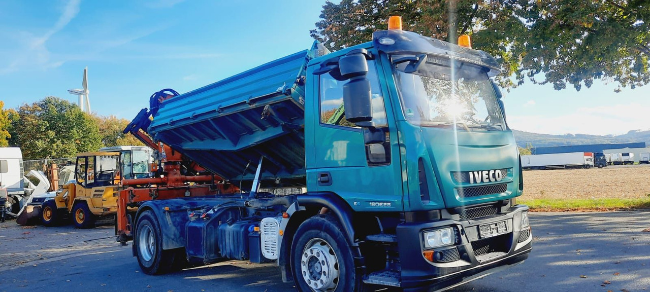 Iveco ML180E28K 4x2 mit Kran/Funk/Greifer - Istovarivač, Kamion sa dizalicom: slika 4 Iveco ML180E28K 4x2 mit Kran/Funk/Greifer - Istovarivač, Kamion sa dizalicom: slika 4