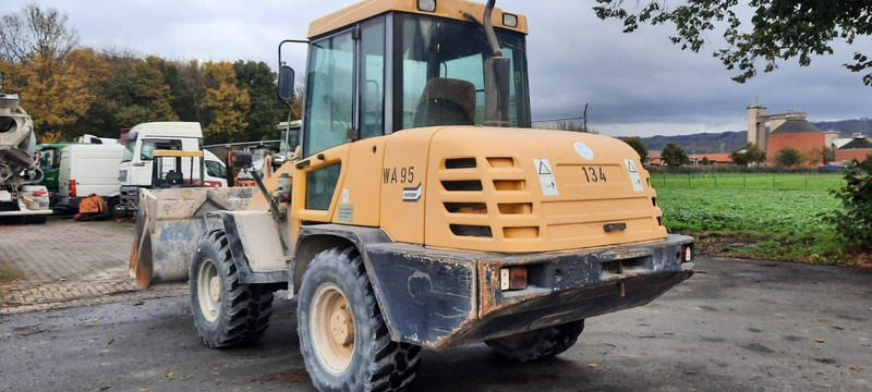 Komatsu WA95-3 - Utovarivač točkaš: slika 4 Komatsu WA95-3 - Utovarivač točkaš: slika 4