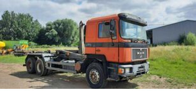 MAN 26.272 K Abroller Blatt/Blatt 6x4 - Kamion sa hidrauličnom kukom: slika 3 MAN 26.272 K Abroller Blatt/Blatt 6x4 - Kamion sa hidrauličnom kukom: slika 3