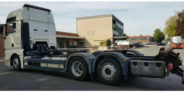 MAN 26.440 TGA BDF 6x2 German Truck - Kamion sa golom šasijom i zatvorenom kabinom: slika 4 MAN 26.440 TGA BDF 6x2 German Truck - Kamion sa golom šasijom i zatvorenom kabinom: slika 4