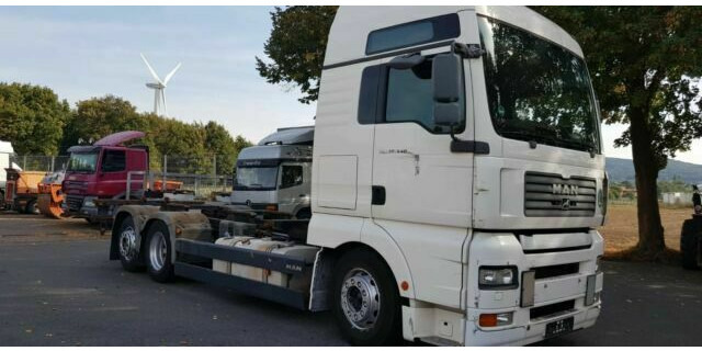 MAN 26.440 TGA BDF 6x2 German Truck - Kamion sa golom šasijom i zatvorenom kabinom: slika 3 MAN 26.440 TGA BDF 6x2 German Truck - Kamion sa golom šasijom i zatvorenom kabinom: slika 3