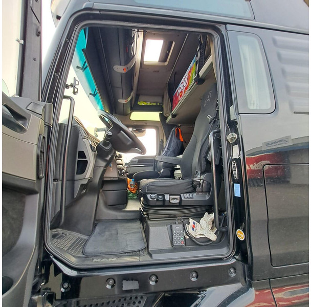 MAN 26.500 - Kamion za prevoz kontejnera/ Kamion sa promenjivim sandukom: slika 4 MAN 26.500 - Kamion za prevoz kontejnera/ Kamion sa promenjivim sandukom: slika 4