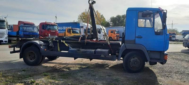 MAN L2000 Abrollkipper - Kamion sa hidrauličnom kukom: slika 3 MAN L2000 Abrollkipper - Kamion sa hidrauličnom kukom: slika 3