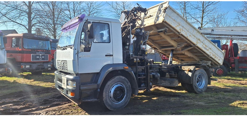MAN TGM 18.220 4x2 3.S-Kipper mit Kran - Istovarivač, Kamion sa dizalicom: slika 2 MAN TGM 18.220 4x2 3.S-Kipper mit Kran - Istovarivač, Kamion sa dizalicom: slika 2