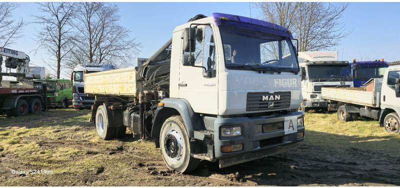 MAN TGM 18.220 4x2 3.S-Kipper mit Kran - Istovarivač, Kamion sa dizalicom: slika 1 MAN TGM 18.220 4x2 3.S-Kipper mit Kran - Istovarivač, Kamion sa dizalicom: slika 1
