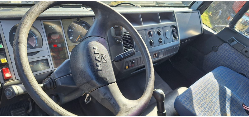 Istovarivač, Kamion sa dizalicom MAN TGM 18.220 4x2 3.S-Kipper mit Kran: slika 12