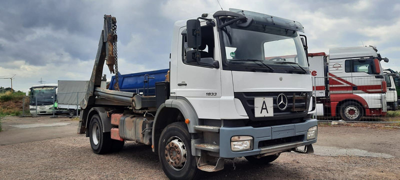 Mercedes-Benz 1833 Absetzkipper - Kamion za utovaranje kontejnera: slika 2 Mercedes-Benz 1833 Absetzkipper - Kamion za utovaranje kontejnera: slika 2