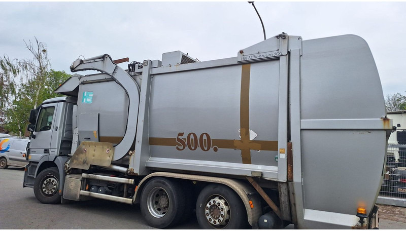 Mercedes-Benz 2532 Actros Überkopflader - Kamion za smeće: slika 4 Mercedes-Benz 2532 Actros Überkopflader - Kamion za smeće: slika 4