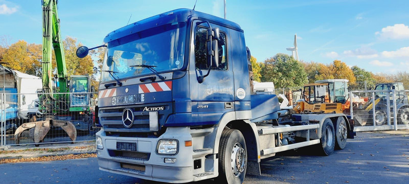 Mercedes-Benz 2641 Abrollkipper - Kamion sa hidrauličnom kukom: slika 2 Mercedes-Benz 2641 Abrollkipper - Kamion sa hidrauličnom kukom: slika 2