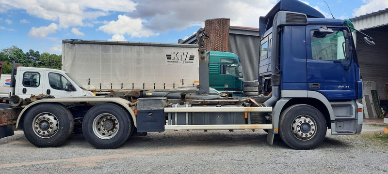 Mercedes-Benz 2641K 6x2 Abroller M-Haus Klima - Kamion sa hidrauličnom kukom: slika 4 Mercedes-Benz 2641K 6x2 Abroller M-Haus Klima - Kamion sa hidrauličnom kukom: slika 4