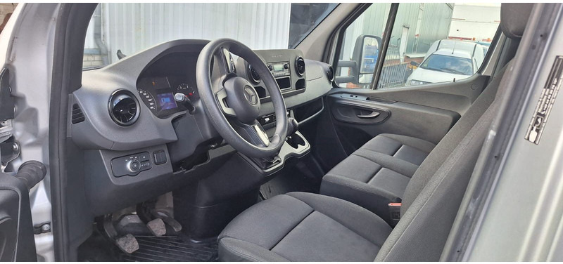 Mercedes-Benz 315 317 319 Sprinter III Koffer - Dostavno vozilo sa zatvorenim sandukom: slika 4 Mercedes-Benz 315 317 319 Sprinter III Koffer - Dostavno vozilo sa zatvorenim sandukom: slika 4