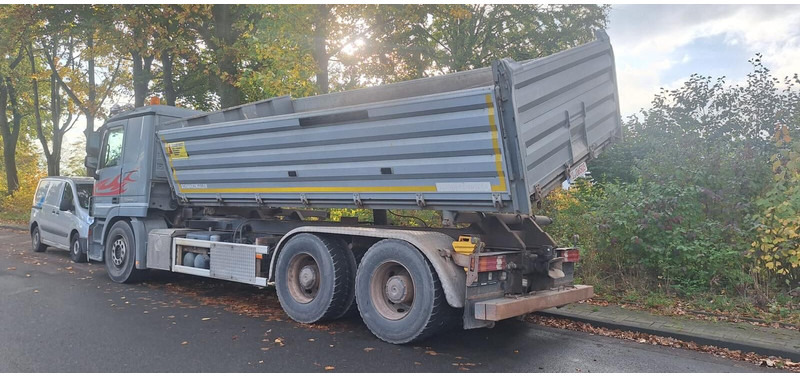 Mercedes-Benz Actros 2651 V8 6x4 - Istovarivač: slika 3 Mercedes-Benz Actros 2651 V8 6x4 - Istovarivač: slika 3