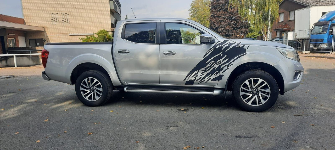Nissan Navara NP300 N-Connecta Double Cab 4x4 - SUVSUV: slika 4 Nissan Navara NP300 N-Connecta Double Cab 4x4 - SUVSUV: slika 4