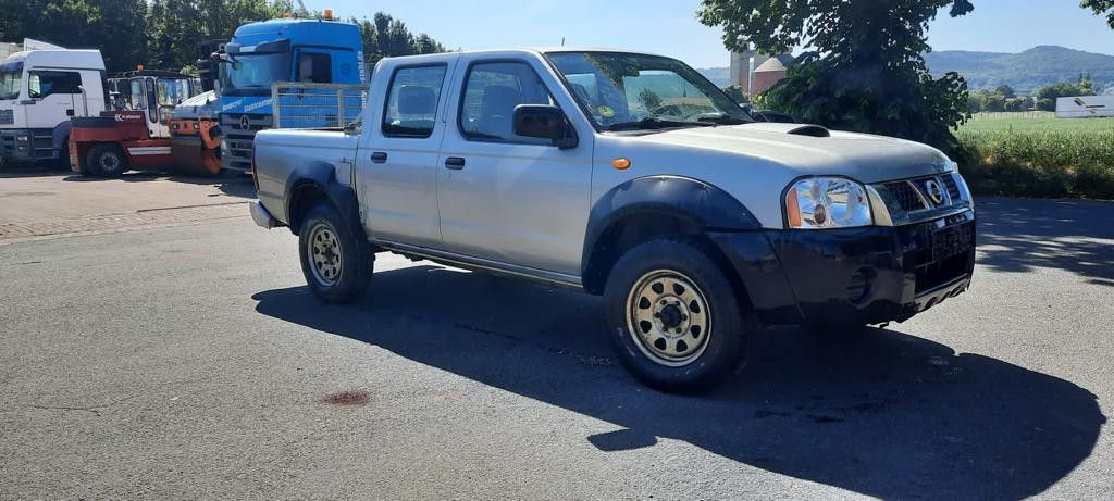 Nissan PickUp Doka - SUVSUV: slika 1 Nissan PickUp Doka - SUVSUV: slika 1