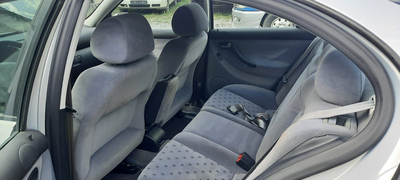 SEAT Toledo Signo 1,8 20V Autom - Automobil: slika 5 SEAT Toledo Signo 1,8 20V Autom - Automobil: slika 5