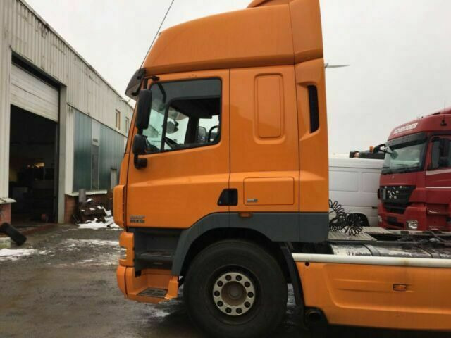 DAF CF85-410 G.Haus 2xBett ZF/Schalter 2-Kreishydr - Tegljač: slika 2 DAF CF85-410 G.Haus 2xBett ZF/Schalter 2-Kreishydr - Tegljač: slika 2