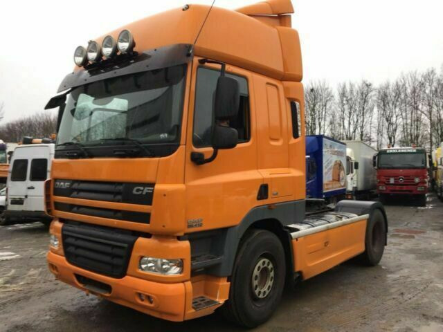 DAF CF85-410 G.Haus 2xBett ZF/Schalter 2-Kreishydr - Tegljač: slika 4 DAF CF85-410 G.Haus 2xBett ZF/Schalter 2-Kreishydr - Tegljač: slika 4