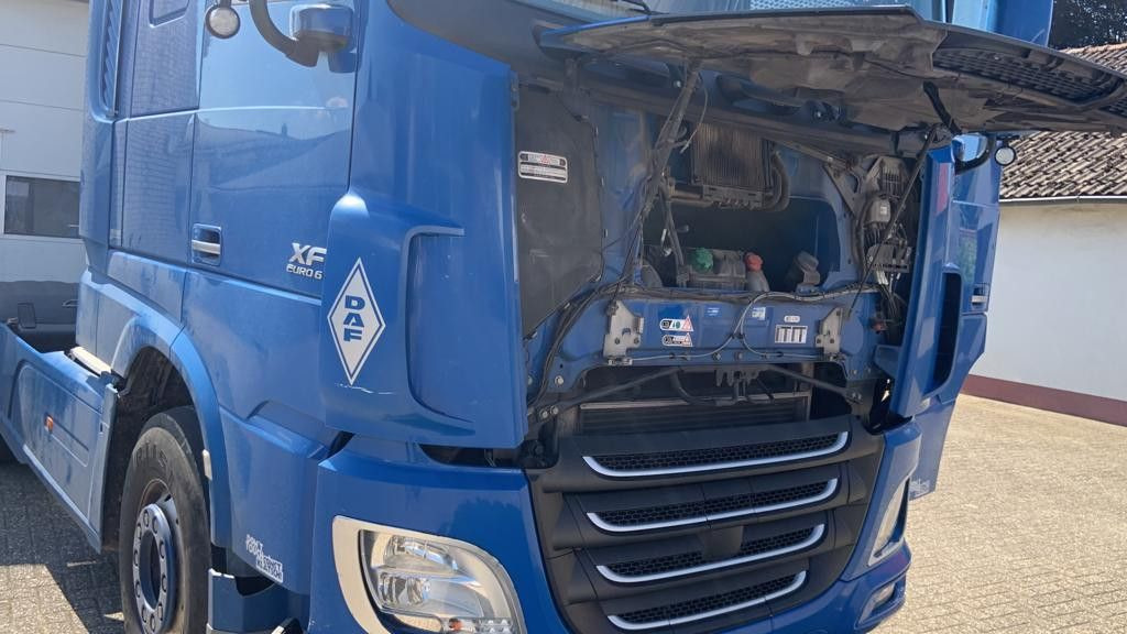 DAF XF 106.440PS SC SZM Top zustand 1-Hand - Tegljač: slika 4 DAF XF 106.440PS SC SZM Top zustand 1-Hand - Tegljač: slika 4