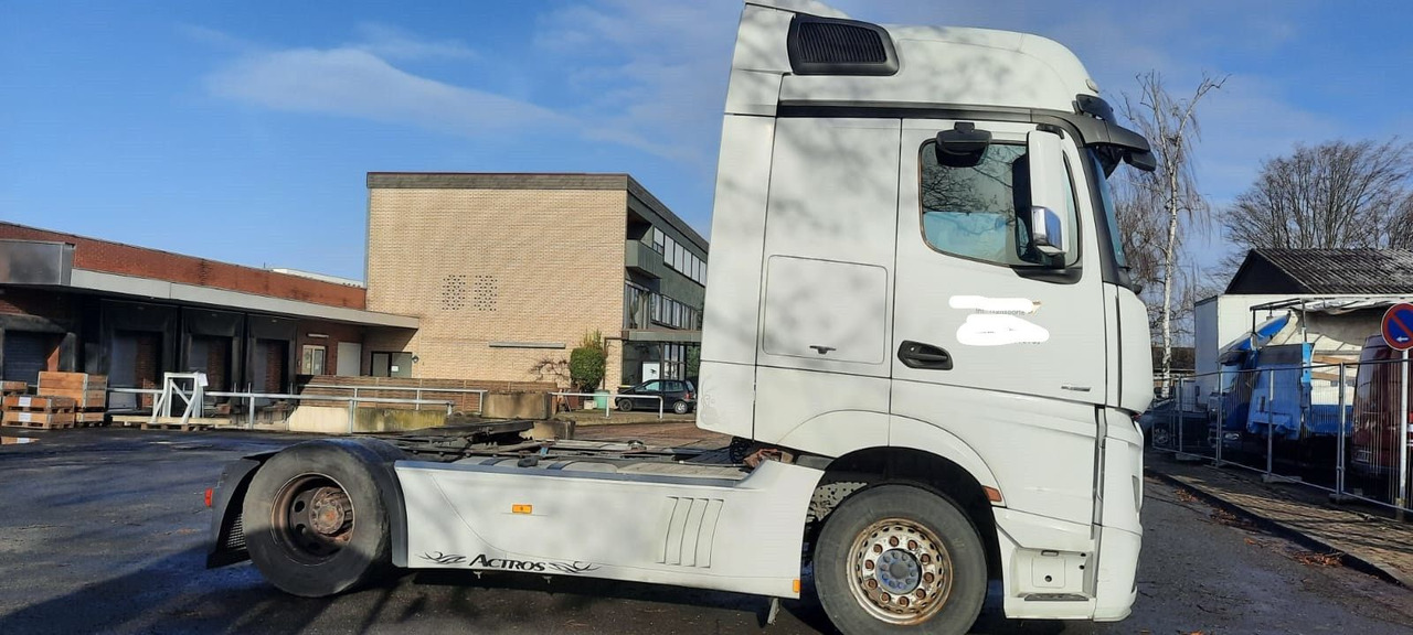 Mercedes-Benz 1845 Actros MP 4 - Tegljač: slika 2 Mercedes-Benz 1845 Actros MP 4 - Tegljač: slika 2