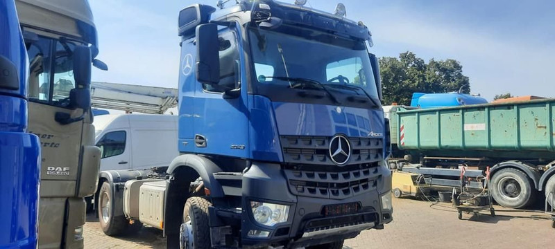Mercedes-Benz 2043 Arocs 4x4 - Tegljač: slika 2 Mercedes-Benz 2043 Arocs 4x4 - Tegljač: slika 2